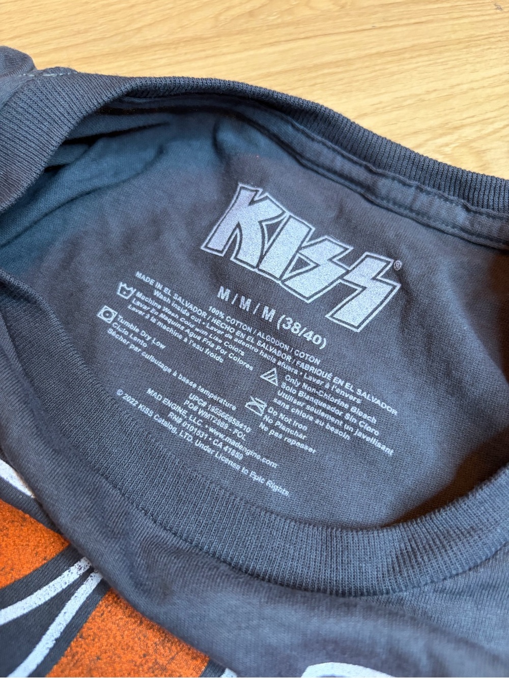 KISS Black & Orange Rock and Roll All Nite T-Shirt M - Picture 2 of 5